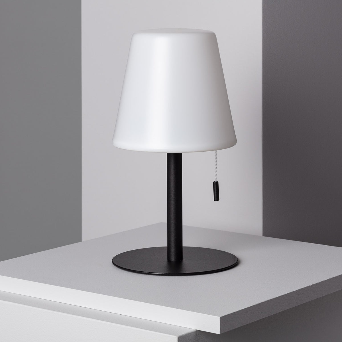 Lampada da Tavolo LED Ricaricabile Nero IP44 In Alluminio e Policarbonato