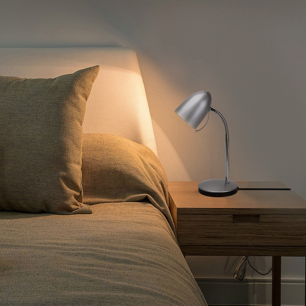 Lampada Da Tavolo Aigostar Flex per lampadine E27 Silver