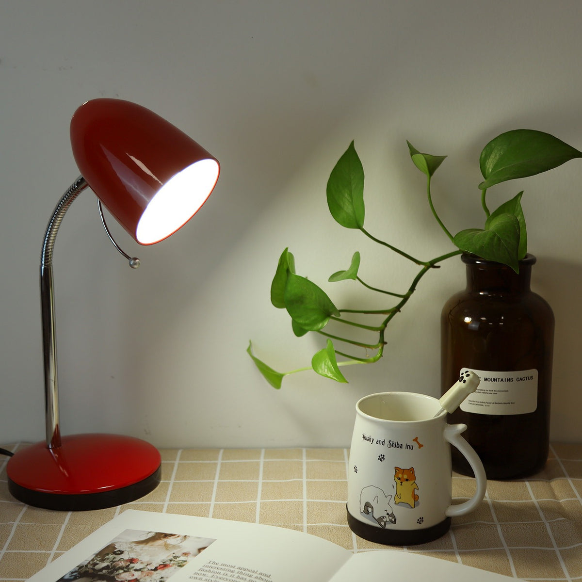 Lampada Da Tavolo Aigostar Flex per lampadine E27 Rossa