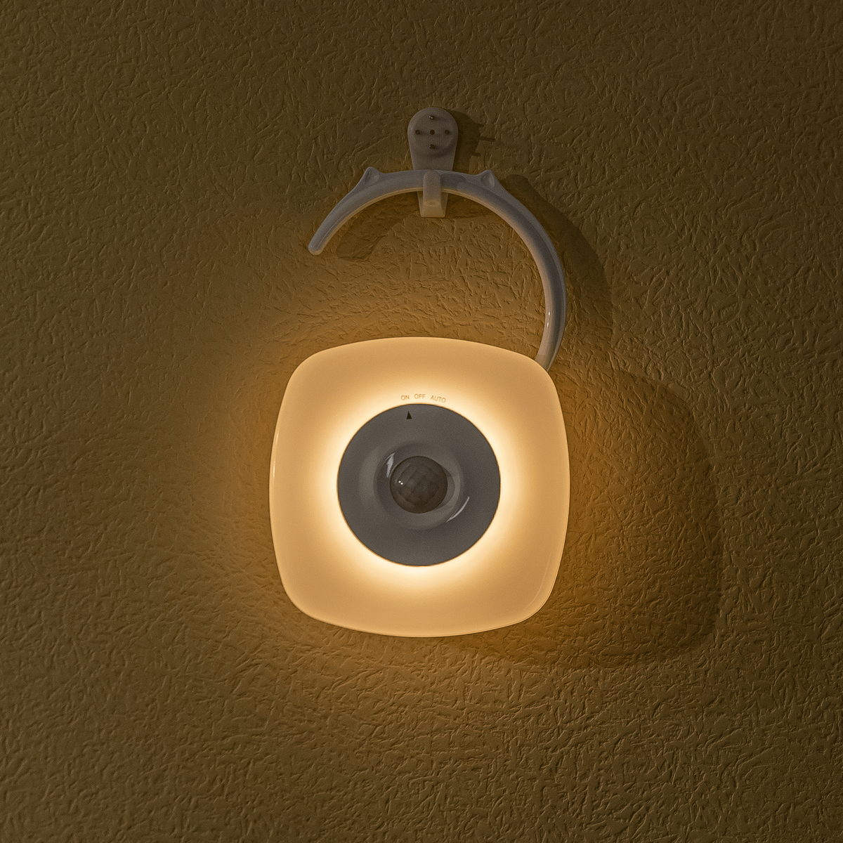 Lampada Luce Notturna a Led Quadrata a Batteria 0,5W con Sensore Aigostar