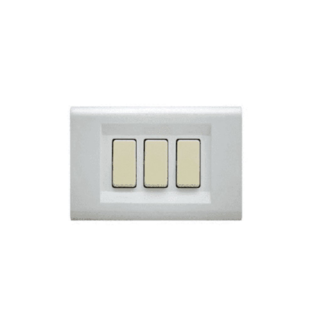Placca 3 Posti Serie Click Compatibile Magic Bticino Bianca