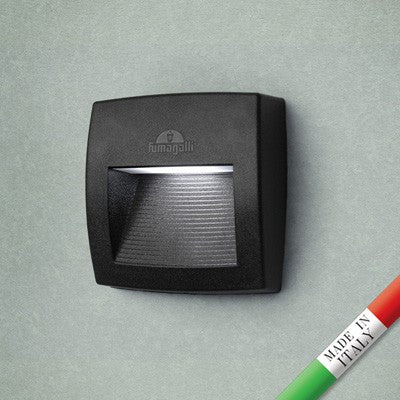 Segnapasso in Resina LORENZA 150 Nero IP55 con R7S 3,5W CCT
