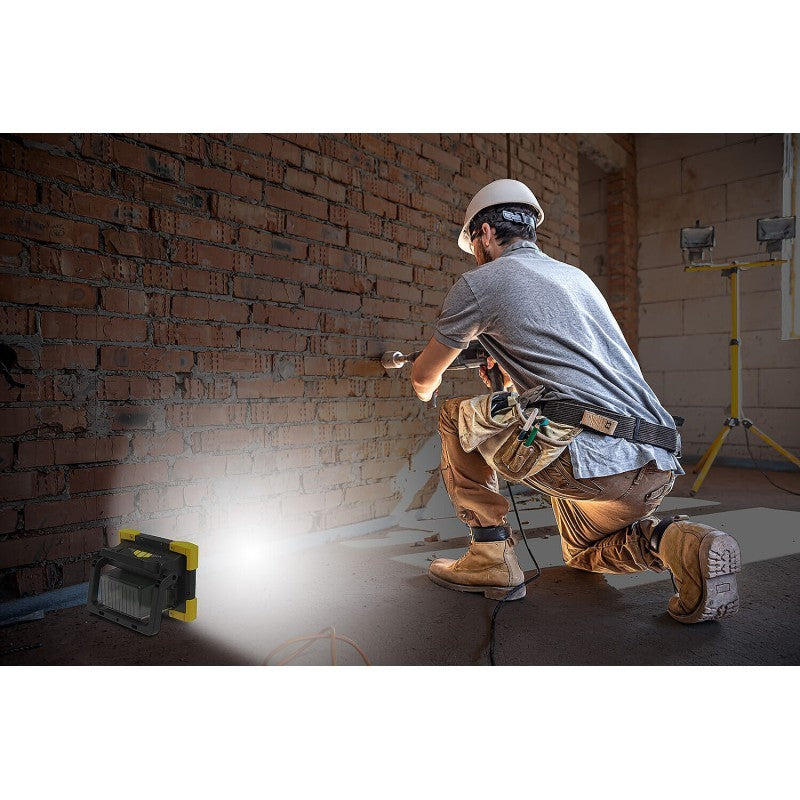 Proiettore LED X-BLAST PRO da Cantiere 5000LM 45W Per Batterie 18V