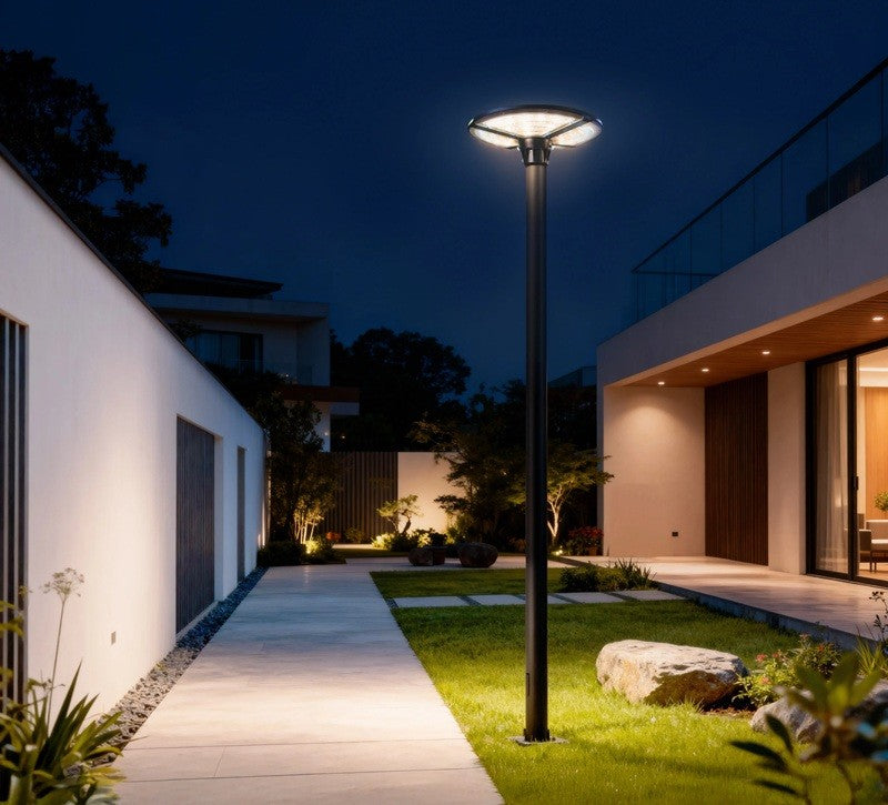 Lampione solare KALAP IBRIDO 30W 4800Lm Doppia Alimentazione Bot Lighitng