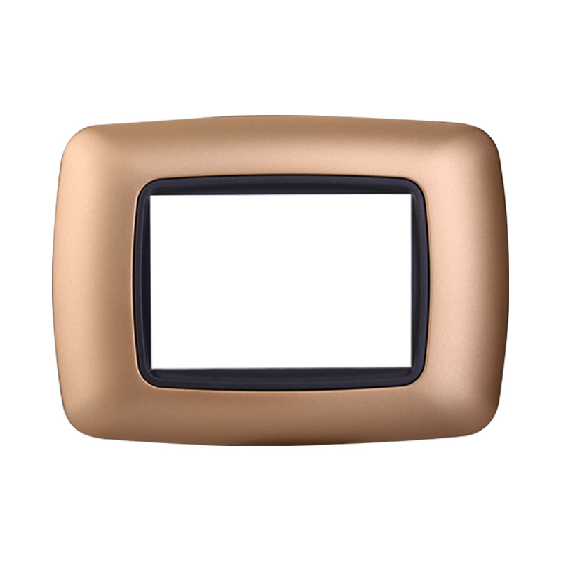 Placca in Plastica Bombata Oro Compatibile Living Light - 3 Posti - Ettroit